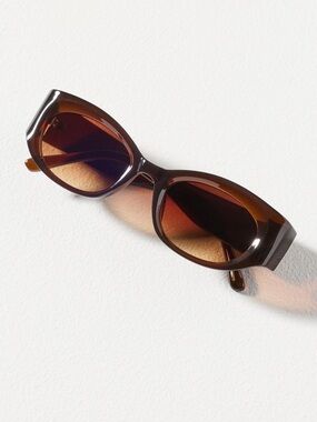NWT I-SEA Translucent Oval Sunglasses